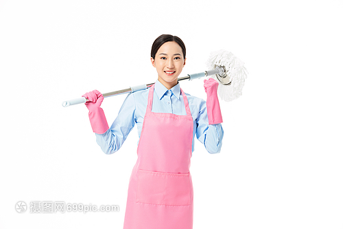 家政服务中的女性拖地 细腻与专业的完美结合